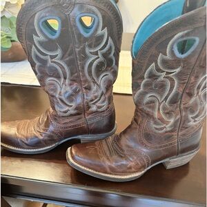 Ariat size 8 brown and turquoise boots